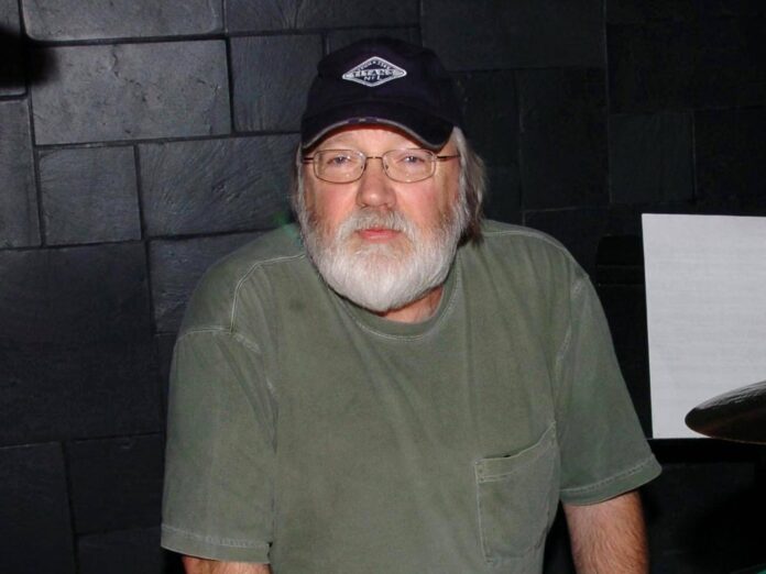 Schlagzeuger Ron Tutt ist im Alter von 83 Jahren verstorben.