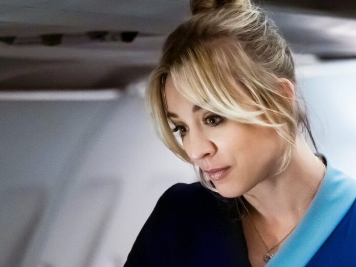 Flugbegleiterin wird Ermittlerin: Kaley Cuoco als Cassie will ihre Unschuld beweisen.