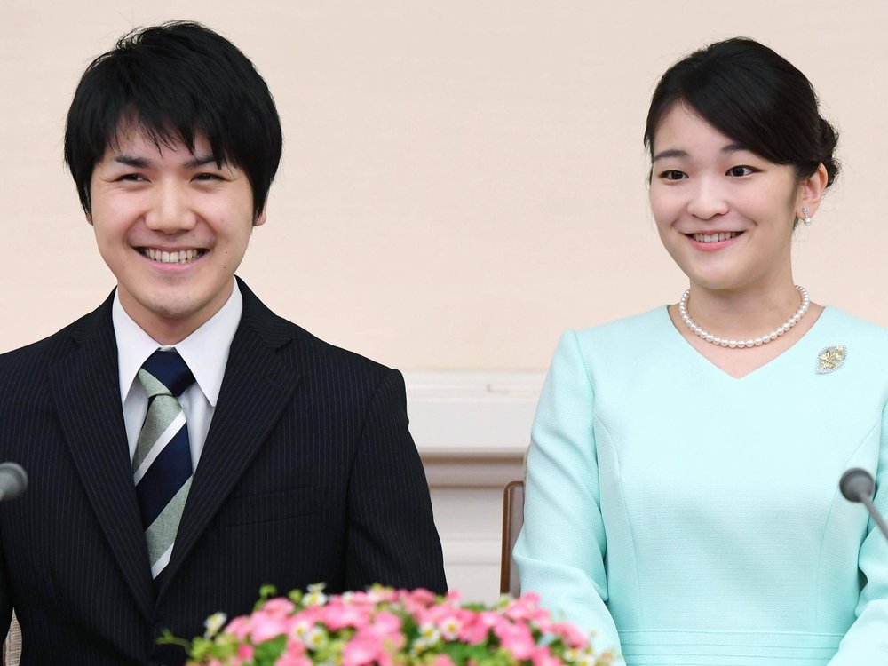 Prinzessin Mako (r.) und Kei Komuro während der Bekanntgabe ihrer Verlobung im Jahr 2017.