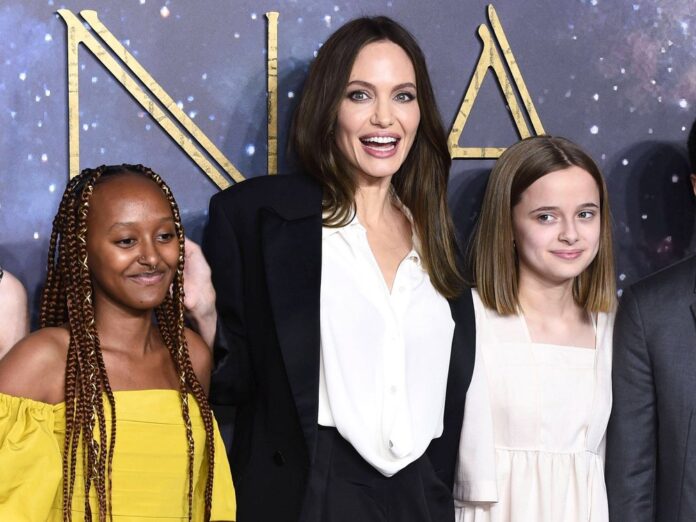 Angelina Jolie in Begleitung ihrer Kinder bei der 