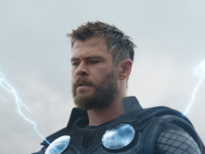Thor (Chris Hemsworth) ist einer der Helden