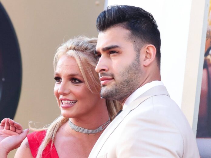 Britney Spears und Sam Asghari lernten sich 2016 kennen und sind seit diesem September verlobt.