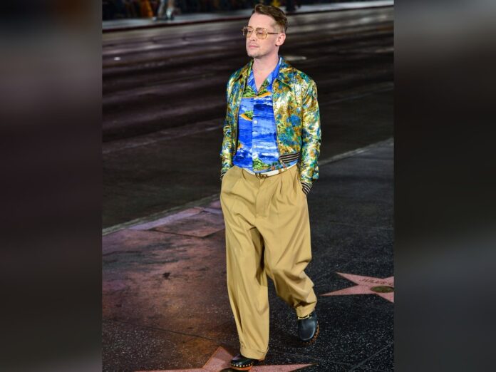 Macaulay Culkin als Model auf dem berühmten Hollywood Boulevard.