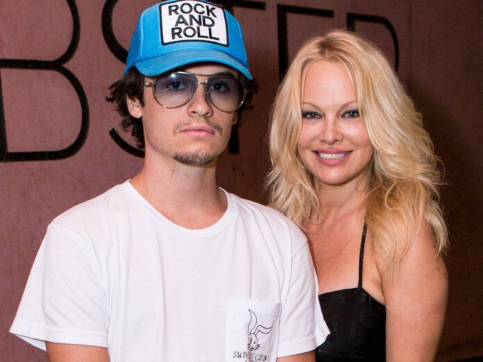 Pamela Anderson und ihr Sohnemann Dylan Jagger Lee.