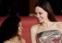 Angelina Jolie (r.) und Tochter Zahara bei der Premiere des Films "Eternals" in Rom.