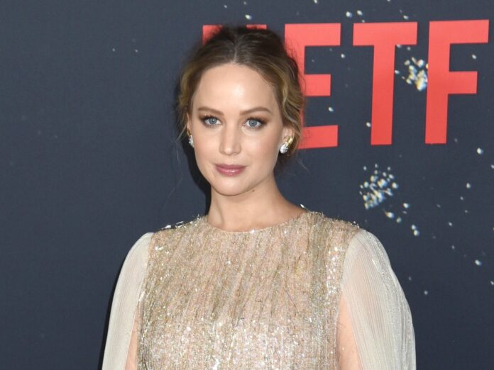 Schauspielerin Jennifer Lawrence setzt auf einen Beauty-Trend: Shiny Gloss!