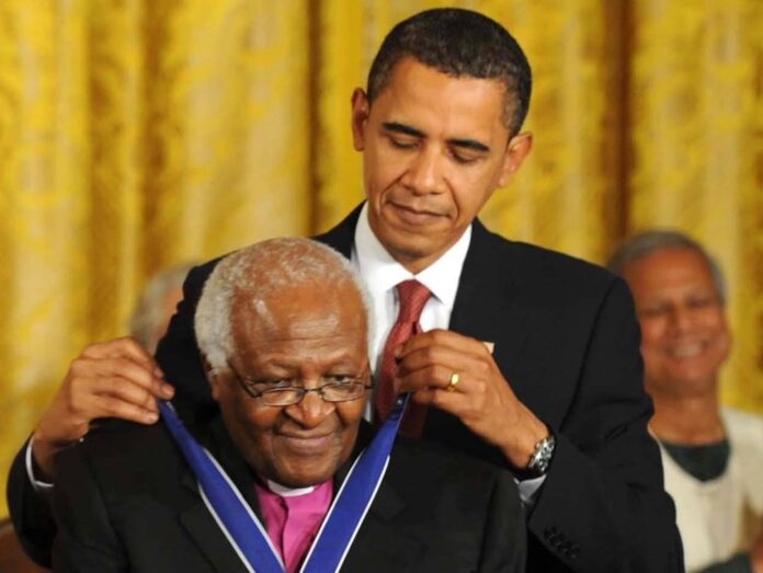 Barack Obama zeichnete Desmond Tutu 2009 mit der Freiheitsmedaille des Präsidenten aus.