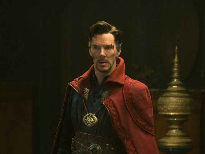Benedict Cumberbatch spielt den mächtigen Helden Doctor Strange.