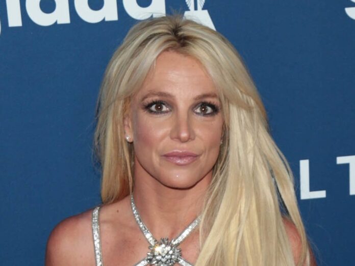 Britney Spears folgt auf Instagram derzeit 46 Accounts - der ihrer Schwester ist nicht dabei.