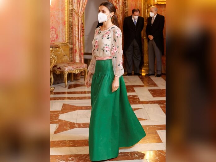 Königin Letizia im recycelten Valentino-Kleid ihrer Schwiegermutter.