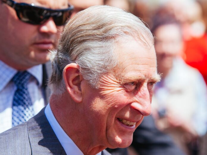 Spielplatzeröffnung wird zur Herzensangelegenheit für Prinz Charles.