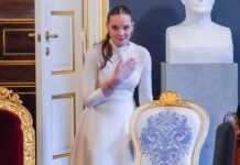 Prinzessin Ingrid Alexandra bei einer Kabinettssitzung im Palast.