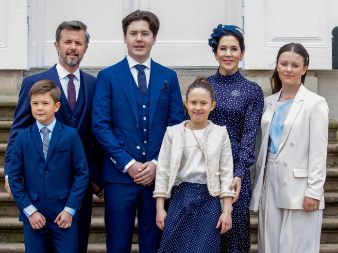 Die dänischen Royals bei der Konfirmation von Prinz Christian im Mai 2021.