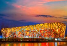Das Nationalstadion von Peking trägt den Spitznamen "Vogelnest".