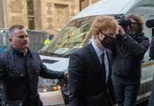 Ed Sheeran auf dem Weg ins Gericht.