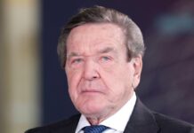 Gerhard Schröder teile nicht mehr "die Werte und Ziele" Hannovers.
