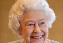 Queen Elizabeth II. freut sich über die rege Teilnahme an ihrer Baumpflanz-Aktion.