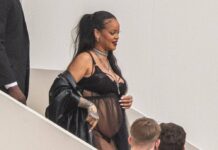 Rihanna in Dessous bei der Paris Fashion Week.