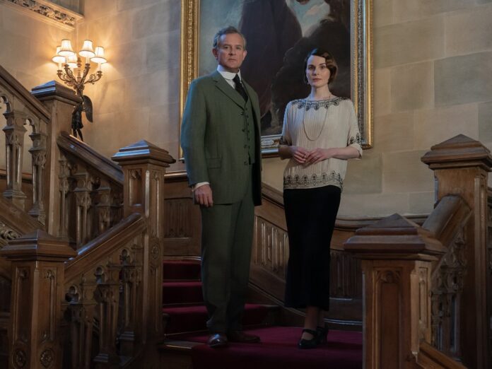 Lord Grantham (Hugh Bonneville) überlässt das Ruder auf Downton immer mehr seiner Tochter Lady Mary (Michelle Dockery).