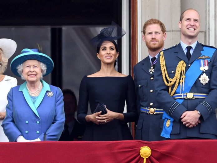 Prinz Harry und Herzogin Meghan könnten diesen Sommer angeblich ihr Comeback auf dem königlichen Balkon feiern.