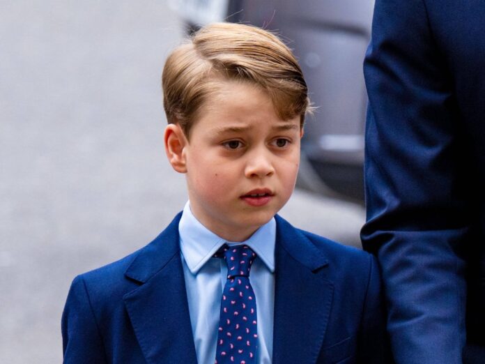 Prinz George hat seine neue Schule besucht.