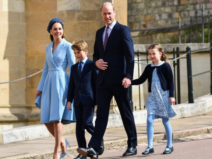 Auf dem Weg zum Ostergottesdienst in Windsor: Herzogin Kate und Prinz William mit ihren Kindern Prinz George und Prinzessin Charlotte.
