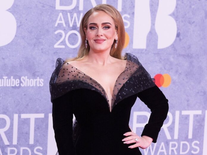 Adele bei den Brit Awards 2022 im Februar.