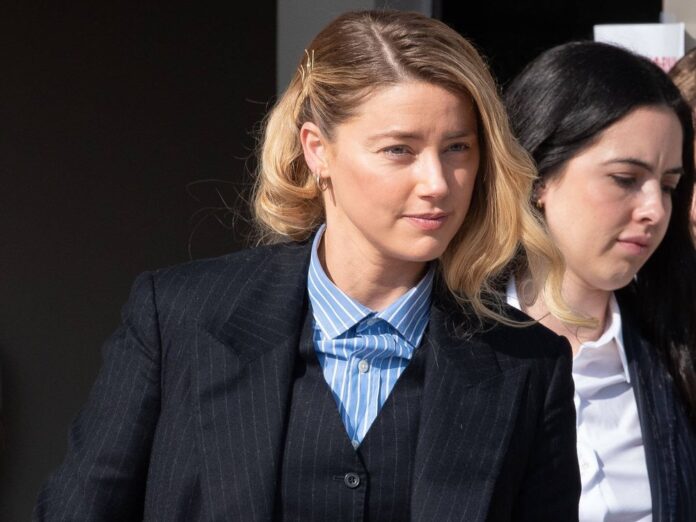 Amber Heard weist die Vorwürfe von Johnny Depps Anwälten zurück.