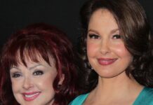 Ashley Judd mit ihrer Mutter Naomi im Jahr 2013.