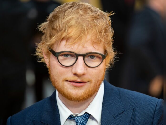 Ed Sheeran tritt bei der Jubiläumsfeier zu Ehren der Queen auf.