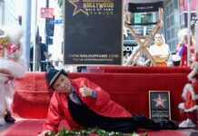 James Hong feiert seinen Stern auf dem Walk of Fame.