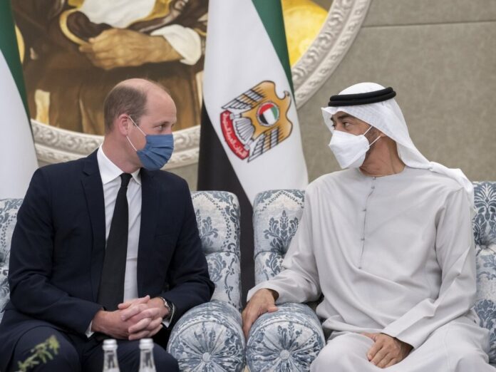 Prinz William im Gespräch mit dem neuen Präsidenten der Vereinigten Arabischen Emirate.