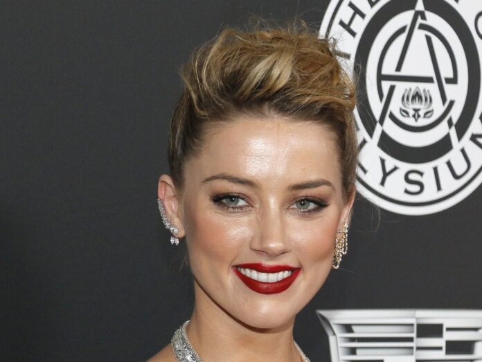 Das Gesicht von Amber Heard stimmt nahezu perfekt mit dem Goldenen Schnitt überein.