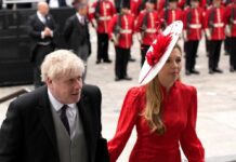 Premierminister Boris Johnson und seine Frau Carrie Symonds bei der Ankunft vor der St.-Pauls-Kathedrale zum Jubiläumsgottesdienst.