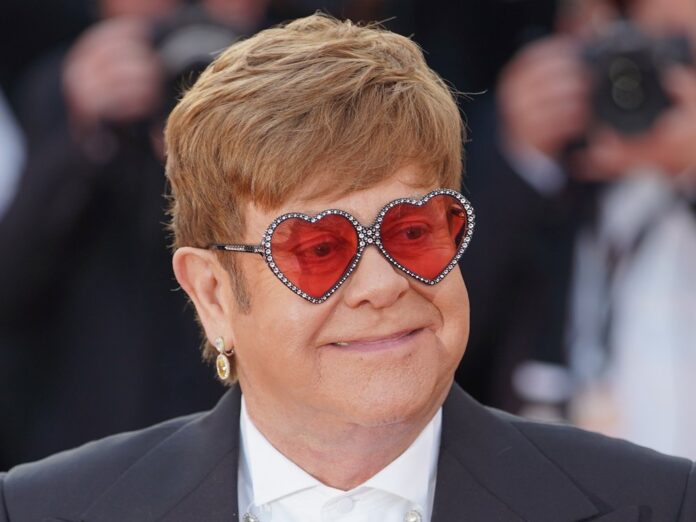 Elton John geht es laut eigener Aussage gut.