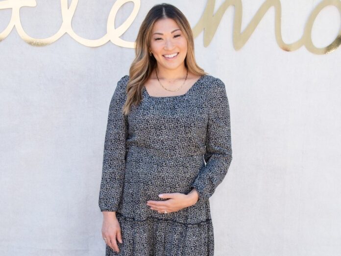Jenna Ushkowitz zeigte ihre Schwangerschaft bei einem Event im März 2022.