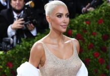 Kim Kardashian zeigte sich bei der Met Gala in einem Kleid