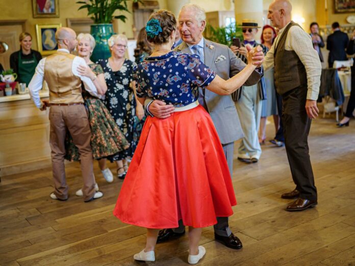 Prinz Charles stellte am Dienstag seine Tanzqualitäten unter Beweis.