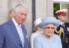 Queen Elizabeth II. und Prinz Charles in Edinburgh.