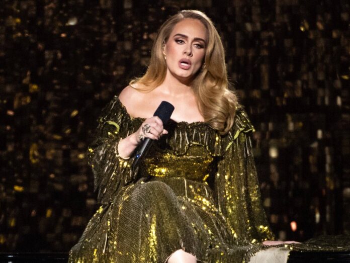 Adele kehrt im November 2022 auf die Bühne zurück.