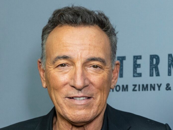 Bruce Springsteen darf sich über seine erste Enkelin freuen.