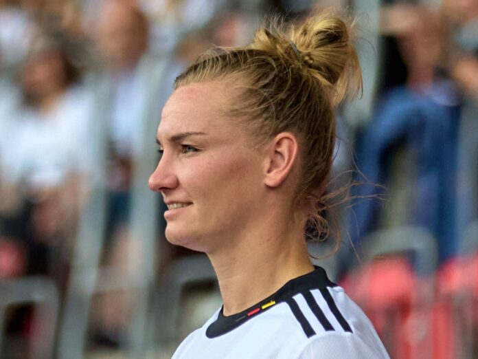 Alexandra Popp ist die erfahrenste Fußballspielerin im DFB-Kader.