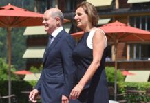 Bundeskanzler Olaf Scholz und seine Frau Britta Ernst beim G7-Gipfel.
