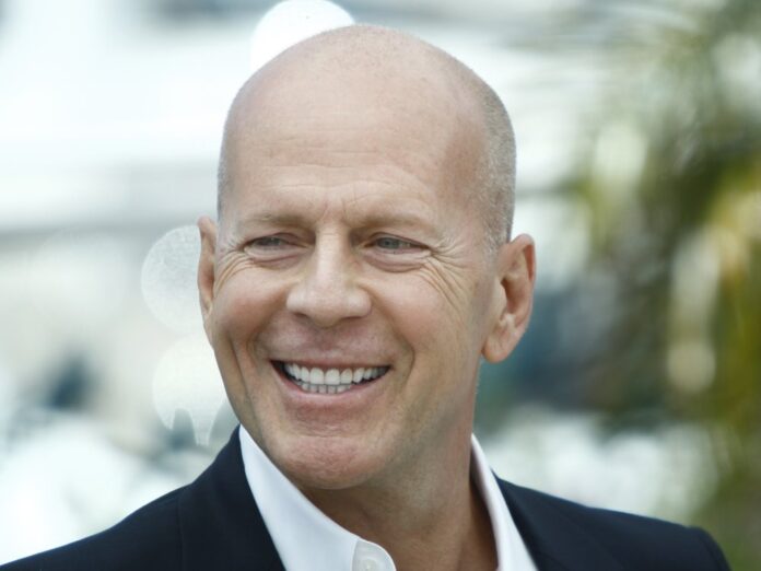 Bruce Willis hat jetzt Zeit für seine Mundharmonika und entspannte Blues-Sessions.