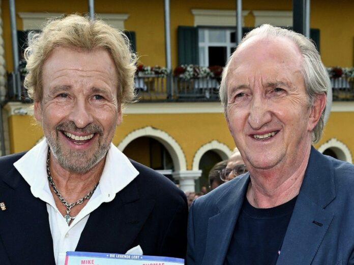 Thomas Gottschalk (l.) und Mike Krüger beim 40-Jahre-Supernasen-Fest in Velden.