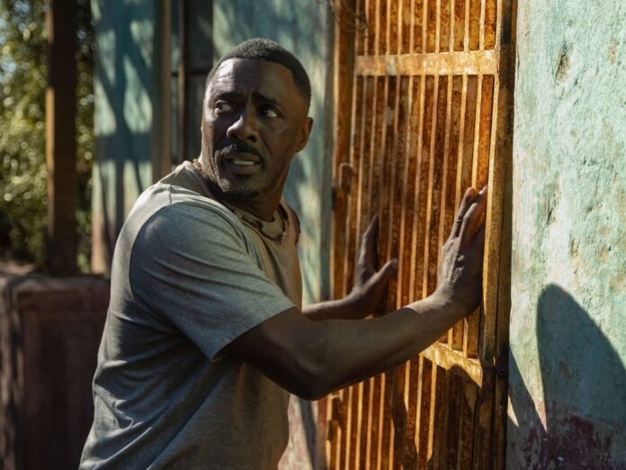 Idris Elba als Dr. Nate Daniels in 
