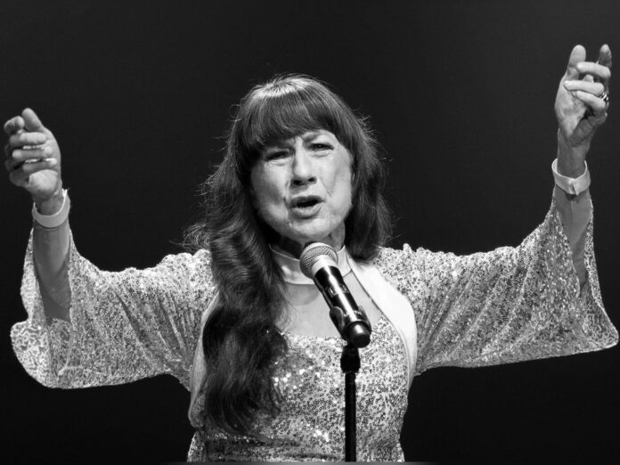 Judith Durham (1943-2022) bei einem Auftritt 2014.