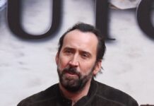 So kennt man Nicolas Cage: mit schwarzem Haar und Bart. Doch der Schauspieler sieht derzeit anders aus...