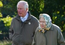 Prinz Charles soll fast täglich seine Mutter Queen Elizabeth II. besuchen.