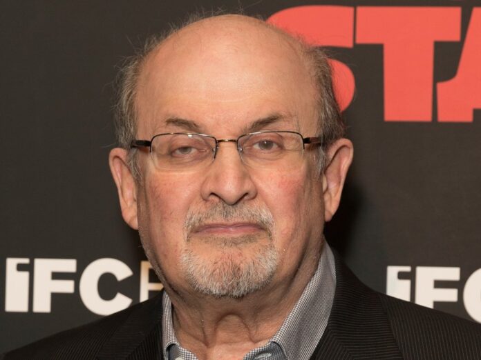 Salman Rushdie ist auf einem Event angegriffen worden.